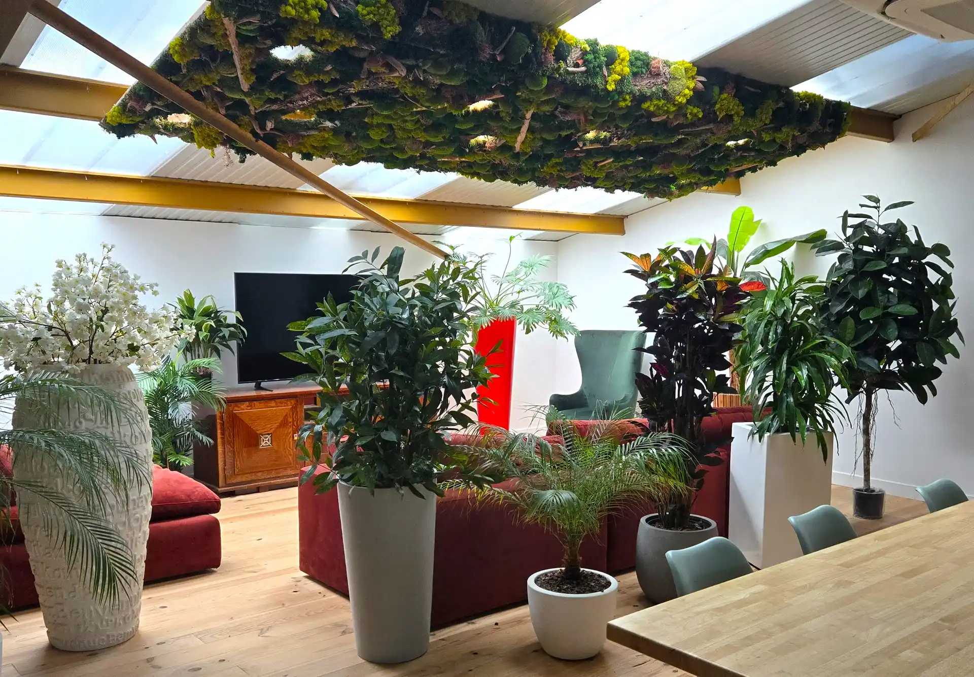 <p><strong>Un showroom de 300m²</strong><br />
entièrement dédié à vos projets</p>
